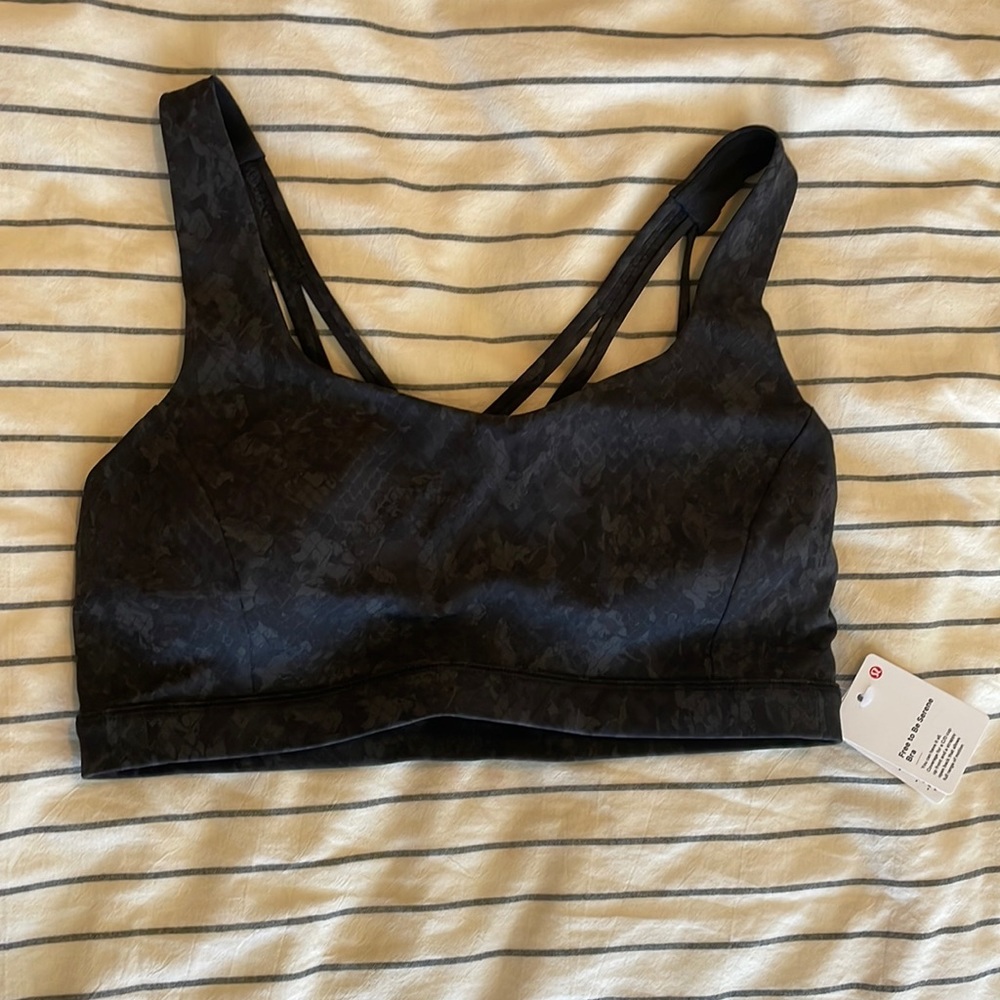 Lululemon sports bra